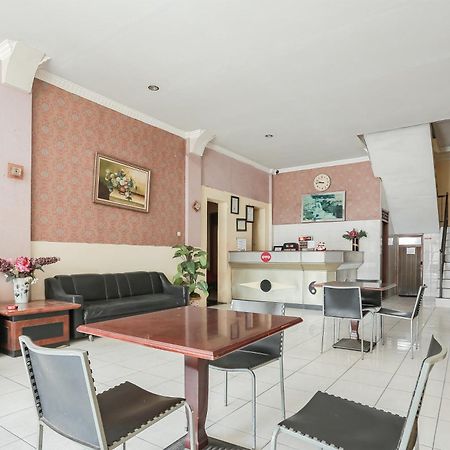 Oyo 93046 Hotel Fortuna Parepare Kültér fotó