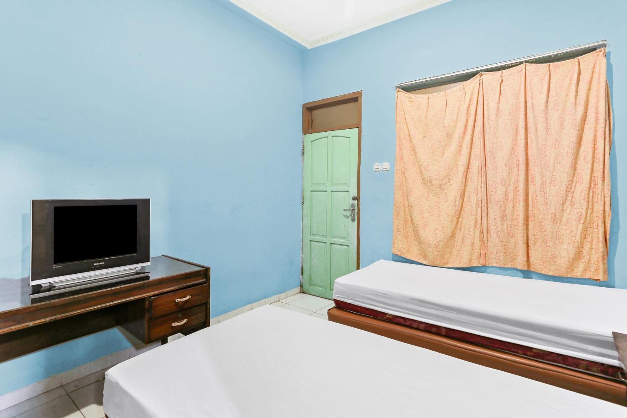 Oyo 93046 Hotel Fortuna Parepare Kültér fotó
