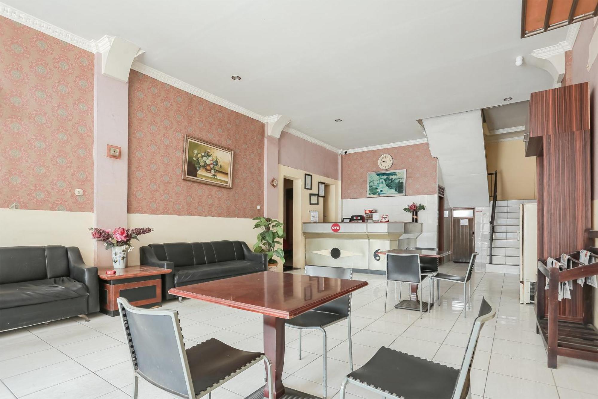 Oyo 93046 Hotel Fortuna Parepare Kültér fotó