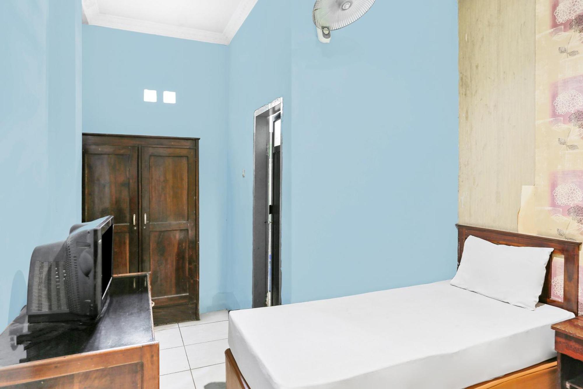 Oyo 93046 Hotel Fortuna Parepare Kültér fotó